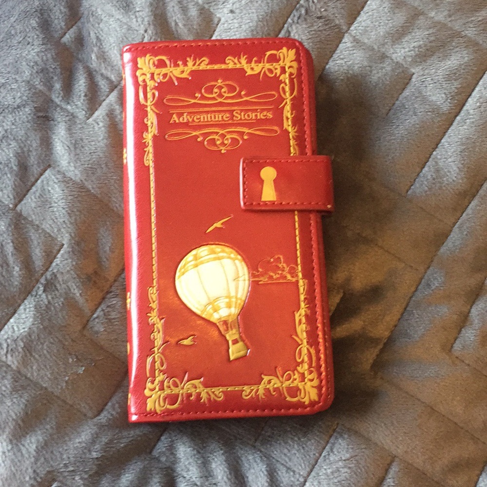 Cute red wallet, 7.5’’x3.5’’